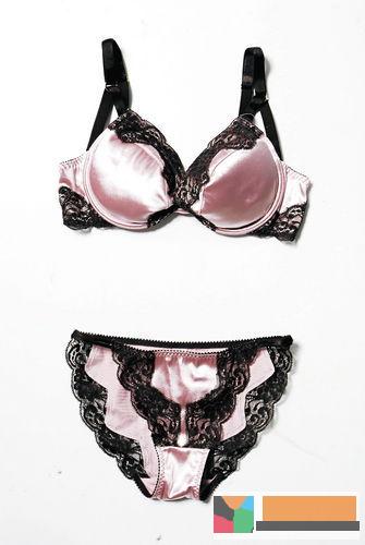 Peach Johnۺxɫlacebra HK$228 panty HK$98/Peach John