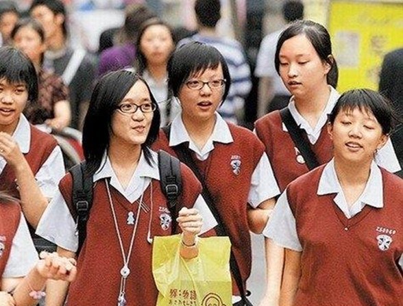 台一中学强制检查女生内衣